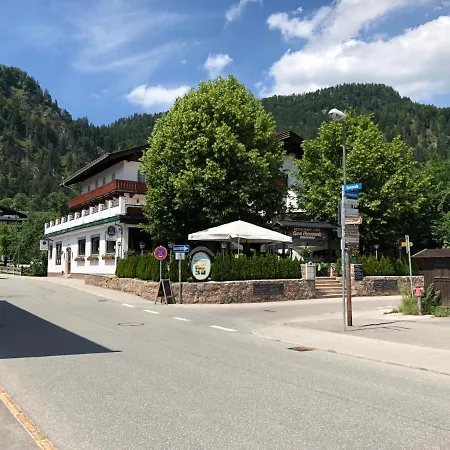 Almrausch Hotel 3*